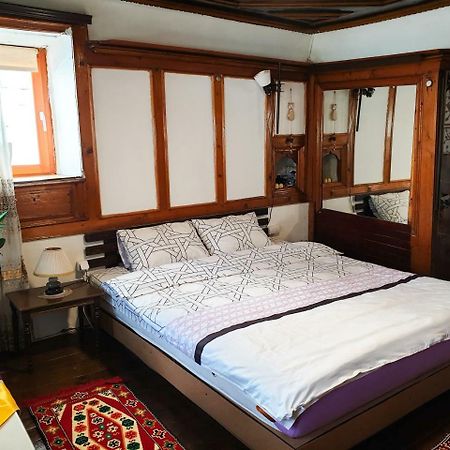 Kulla Dula Guesthouse Gjakova Eksteriør billede