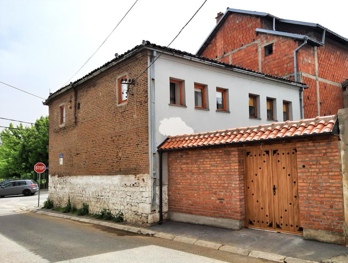 Kulla Dula Guesthouse Gjakova Eksteriør billede