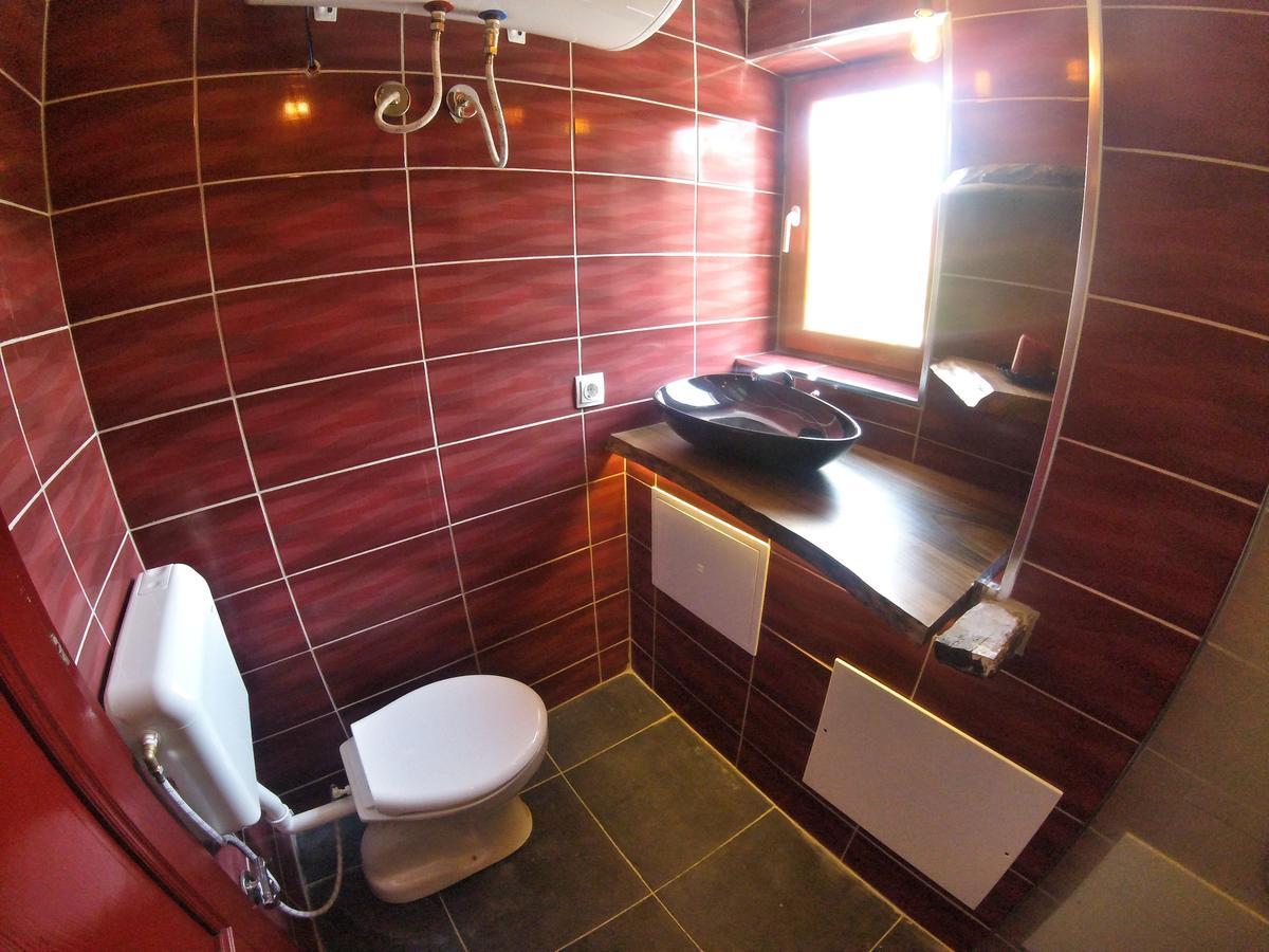 Kulla Dula Guesthouse Gjakova Eksteriør billede