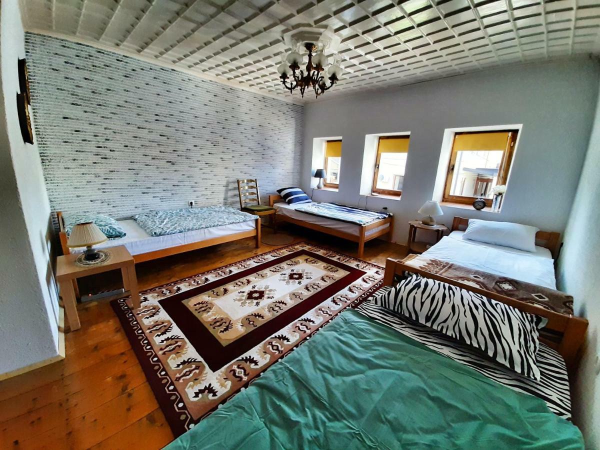 Kulla Dula Guesthouse Gjakova Eksteriør billede